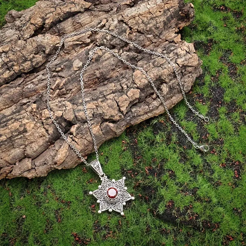 Jessindra Carmalyth Necklace