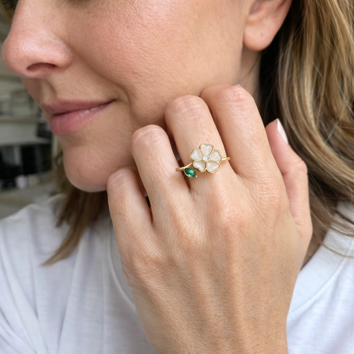 Spinning Ring Flower and Leaf Emerald