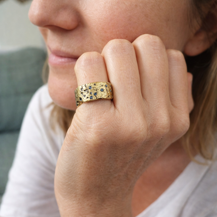 Blue Crystal Inset Hammered Gold Antique Ring