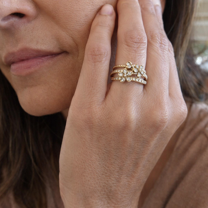 Shiny Elegant Flower Ring