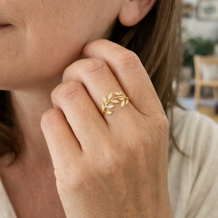 Neraya Open Leaf Delicate Ring