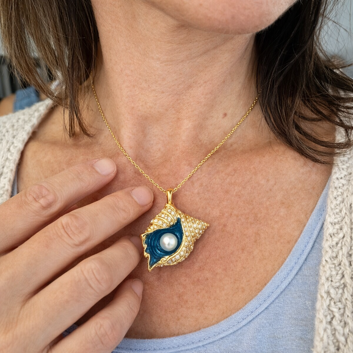 Shiny Pearl and Shell Necklace
