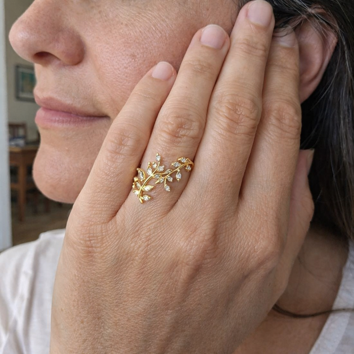 Elegant Vine Ring