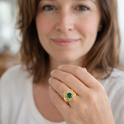 Spinning Ring Halo Clover Emerald